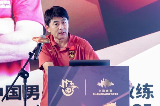 皇马核心现身巴萨友谊赛 为他破例的却是老东家
