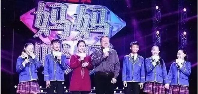 奏国歌环节在练高尔夫?特朗普指责詹姆斯不尊重美国:他应当道歉